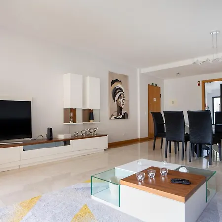 Deluxe Living By Lovelystay فونشال