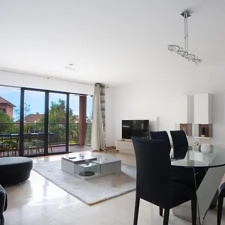 Deluxe Living By Lovelystay Appartement