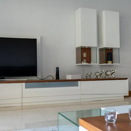 Deluxe Living By Lovelystay Appartement *