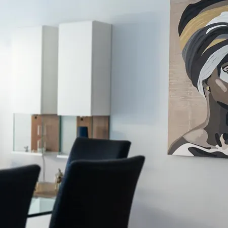 Deluxe Living By Lovelystay