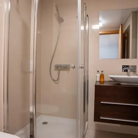 Deluxe Living By Lovelystay *